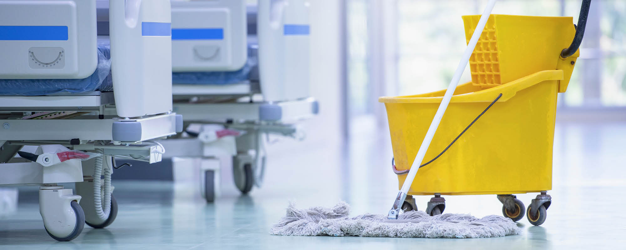 intervento di pulizia professionale in ambulatorio medico